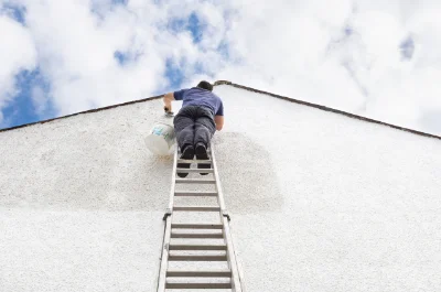 Peinture extérieure aux Crozets — façades et ravalement